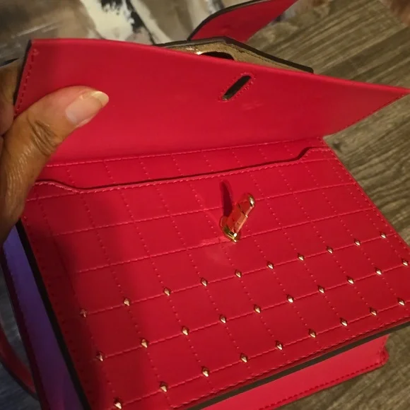 Micheal Kors Handbag - Picture 6 of 10